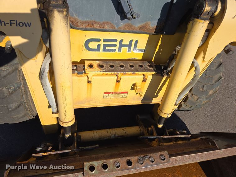 image for item DX7273 2005 Gehl 5640 Turbo skid steer loader