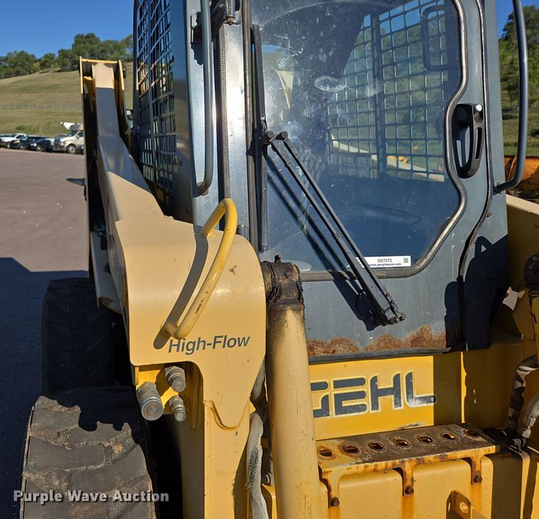 image for item DX7273 2005 Gehl 5640 Turbo skid steer loader