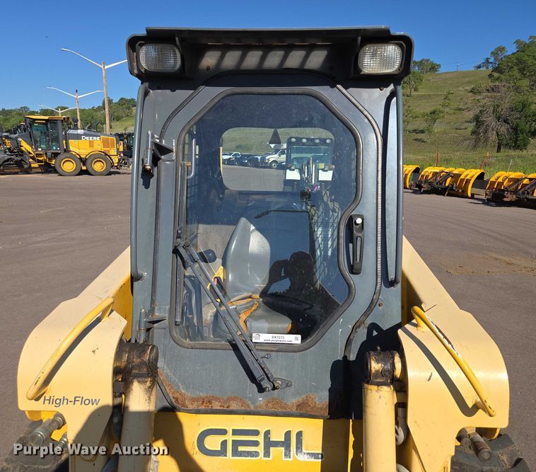 image for item DX7273 2005 Gehl 5640 Turbo skid steer loader