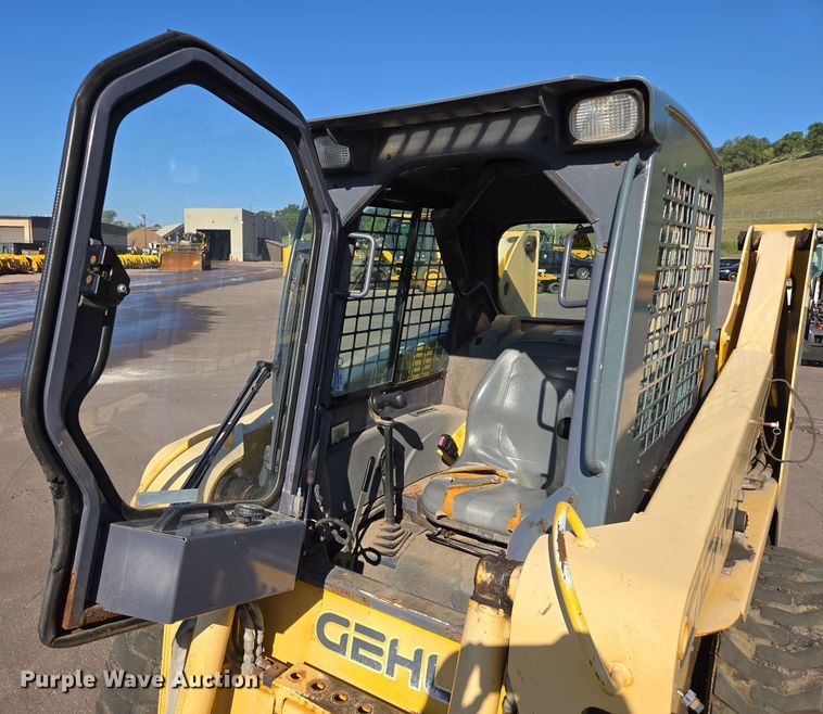 image for item DX7273 2005 Gehl 5640 Turbo skid steer loader