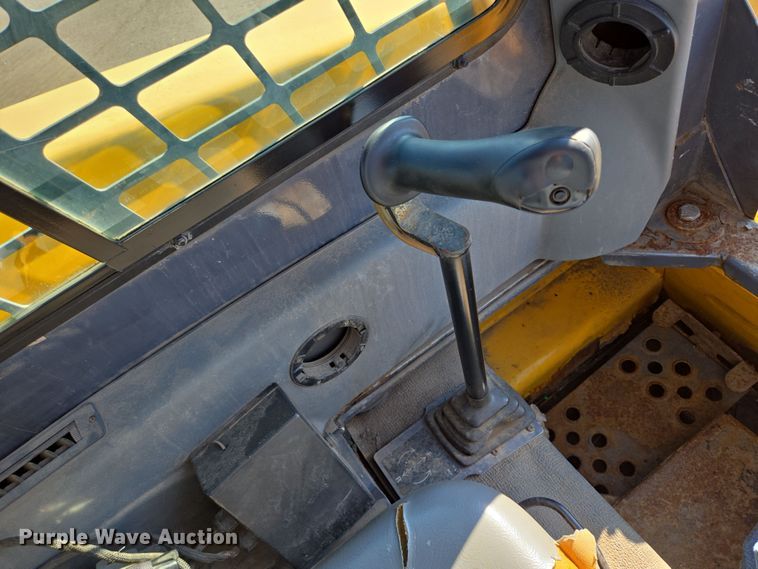 image for item DX7273 2005 Gehl 5640 Turbo skid steer loader