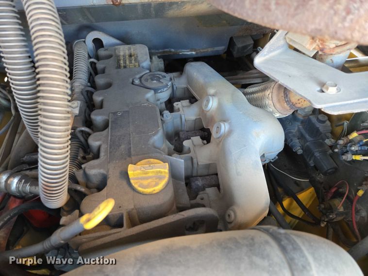 image for item DX7273 2005 Gehl 5640 Turbo skid steer loader