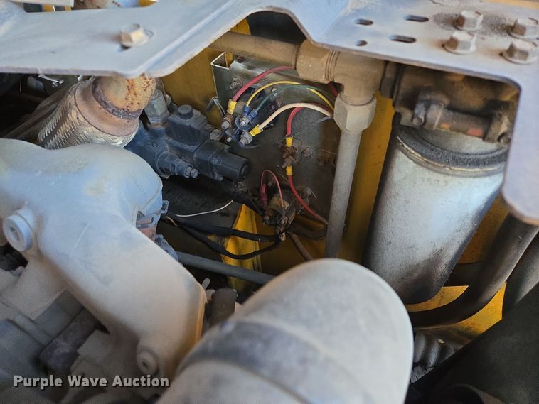 image for item DX7273 2005 Gehl 5640 Turbo skid steer loader