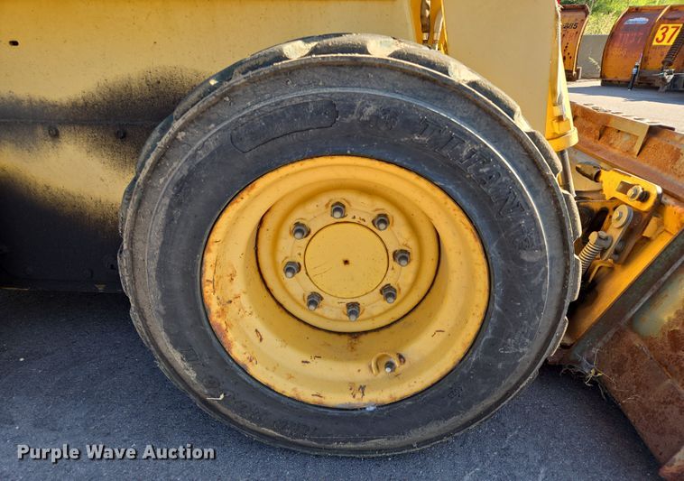 image for item DX7273 2005 Gehl 5640 Turbo skid steer loader