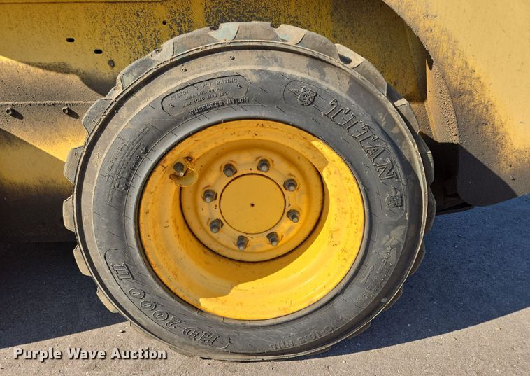 image for item DX7273 2005 Gehl 5640 Turbo skid steer loader