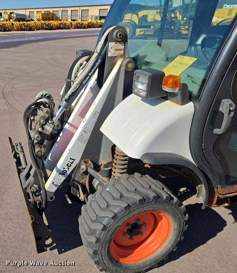 image for item DX7274 2013 Bobcat 5600 Toolcat utility vehicle