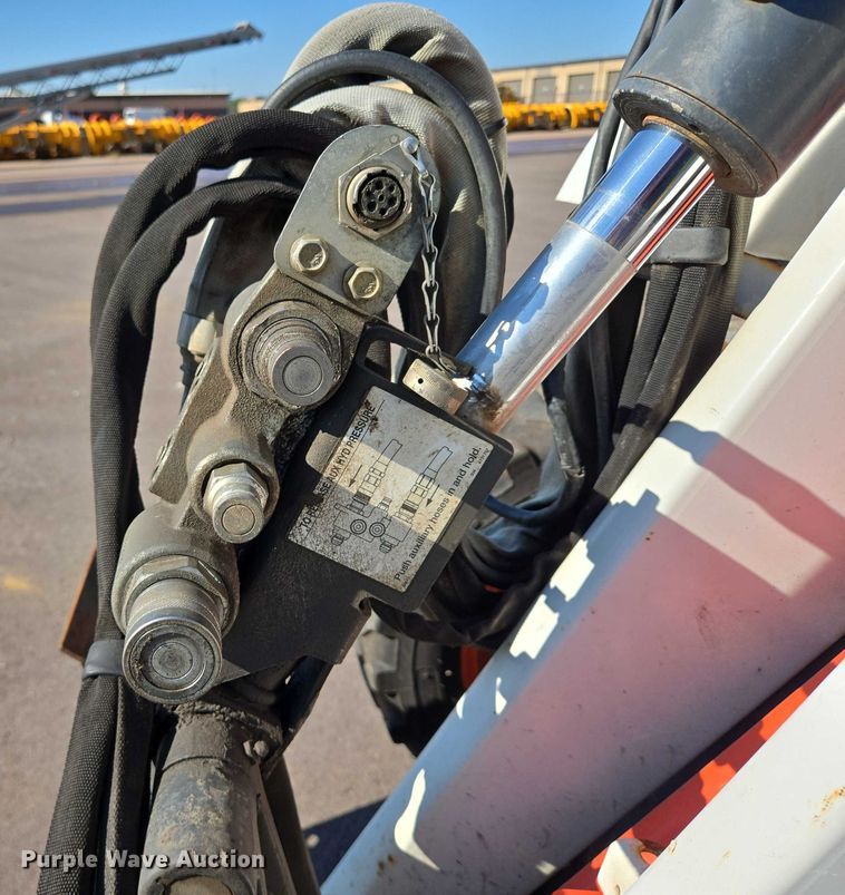 image for item DX7274 2013 Bobcat 5600 Toolcat utility vehicle