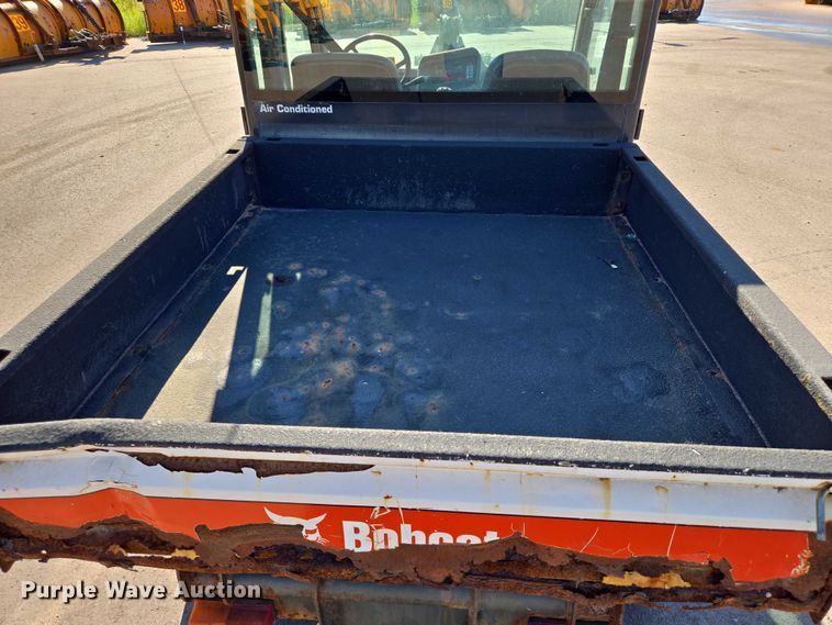 image for item DX7274 2013 Bobcat 5600 Toolcat utility vehicle