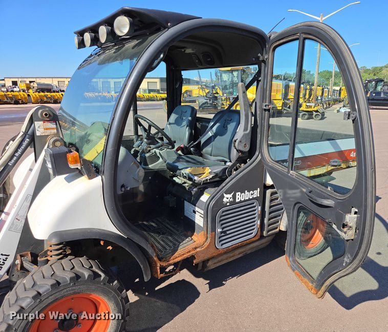 image for item DX7274 2013 Bobcat 5600 Toolcat utility vehicle