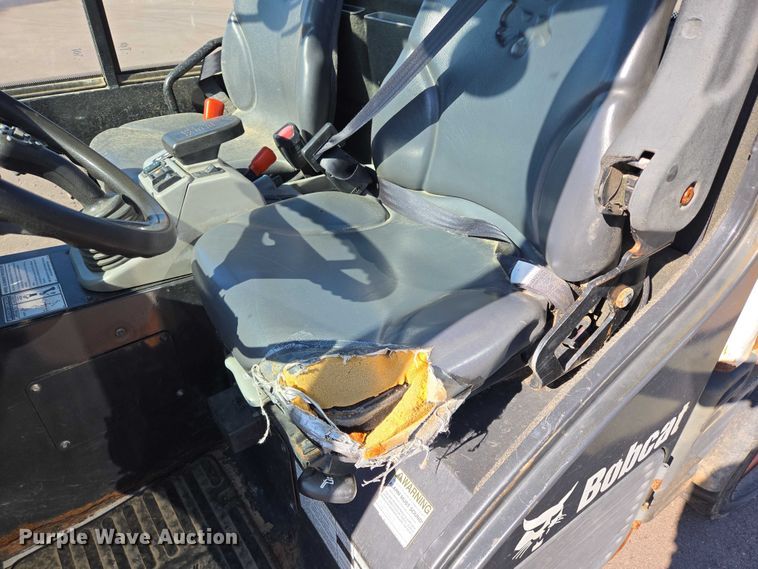 image for item DX7274 2013 Bobcat 5600 Toolcat utility vehicle