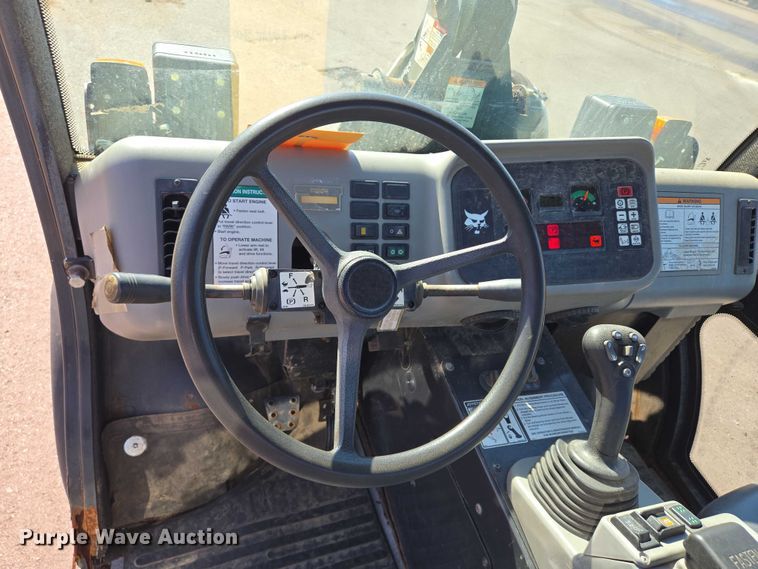 image for item DX7274 2013 Bobcat 5600 Toolcat utility vehicle