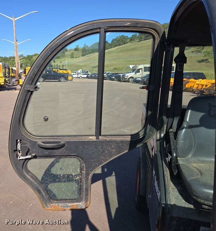 image for item DX7274 2013 Bobcat 5600 Toolcat utility vehicle