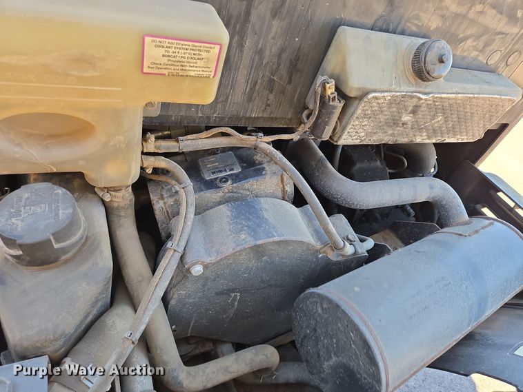 image for item DX7274 2013 Bobcat 5600 Toolcat utility vehicle