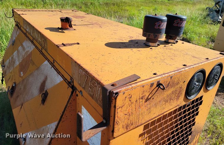 image for item DX7275 1986 Sullivan D175Q air compressor