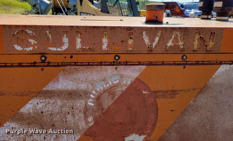 image for item DX7275 1986 Sullivan D175Q air compressor