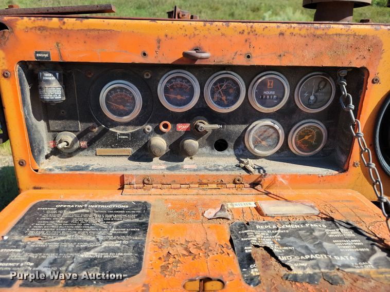 image for item DX7275 1986 Sullivan D175Q air compressor