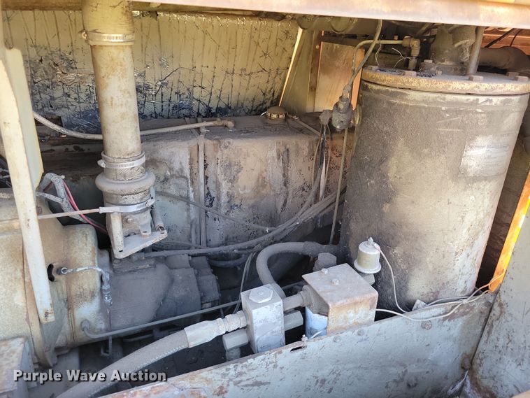 image for item DX7275 1986 Sullivan D175Q air compressor