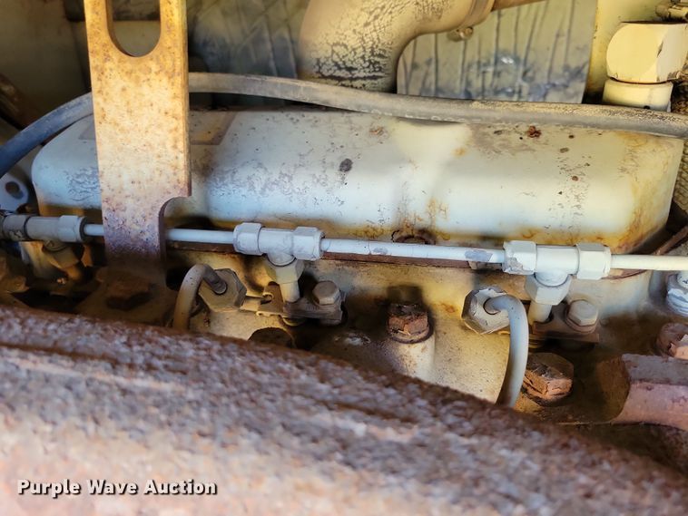 image for item DX7275 1986 Sullivan D175Q air compressor