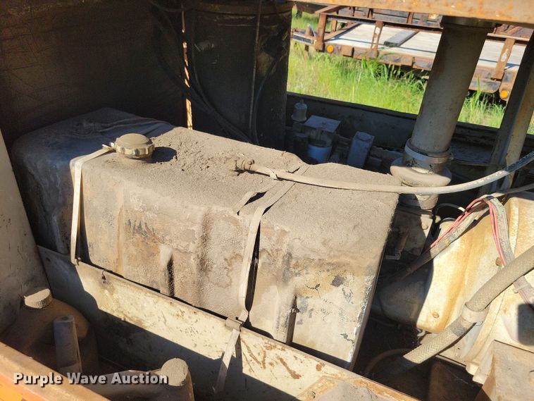 image for item DX7275 1986 Sullivan D175Q air compressor