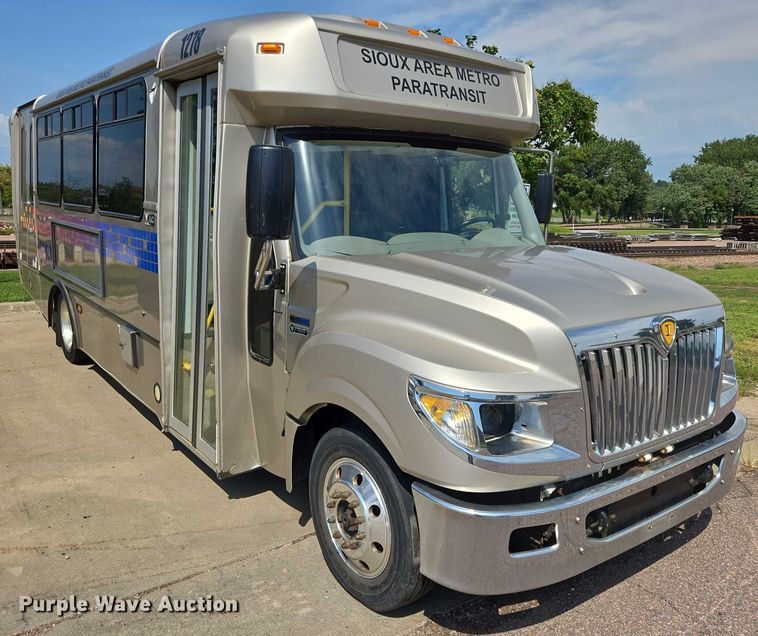 image for item DX7301 2013 IC shuttle bus