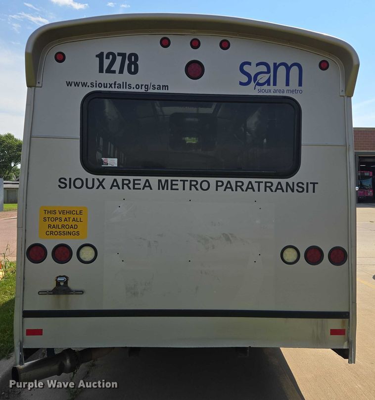 image for item DX7301 2013 IC shuttle bus