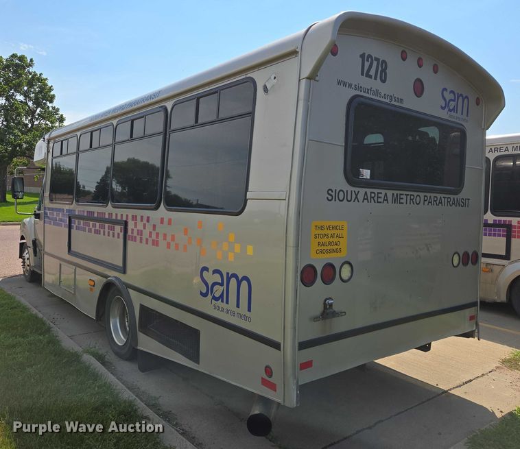 image for item DX7301 2013 IC shuttle bus