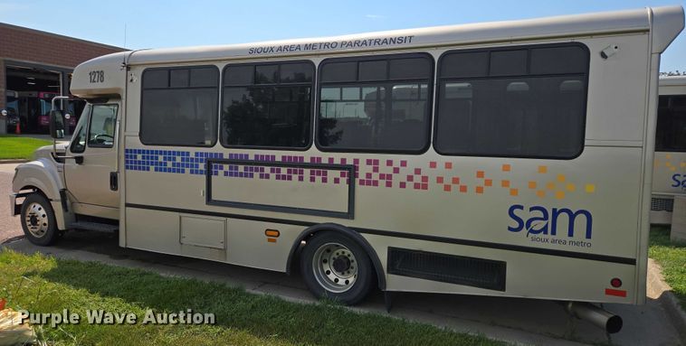 image for item DX7301 2013 IC shuttle bus