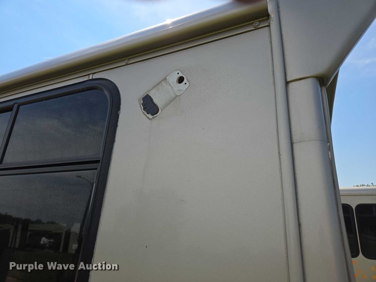 image for item DX7301 2013 IC shuttle bus