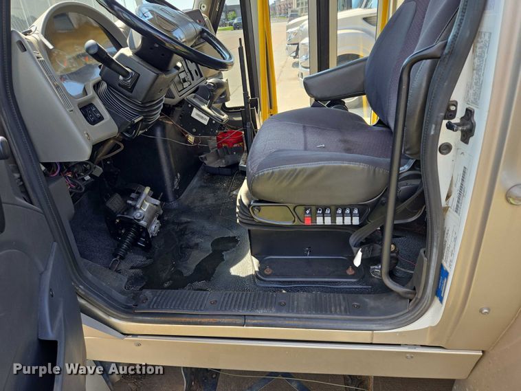 image for item DX7301 2013 IC shuttle bus