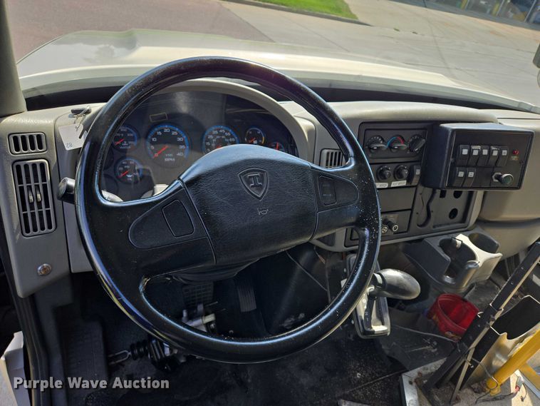 image for item DX7301 2013 IC shuttle bus