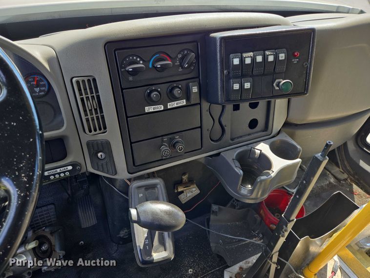 image for item DX7301 2013 IC shuttle bus