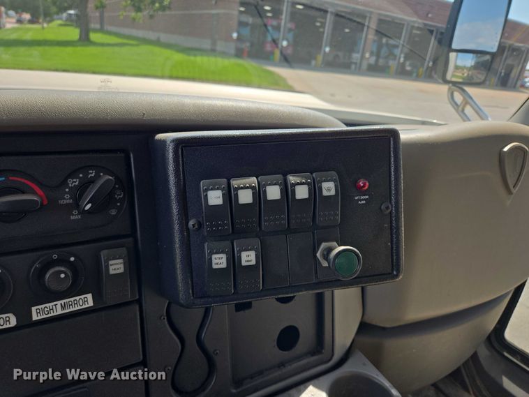 image for item DX7301 2013 IC shuttle bus