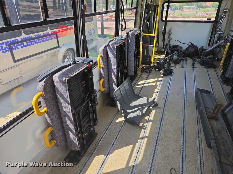 image for item DX7301 2013 IC shuttle bus