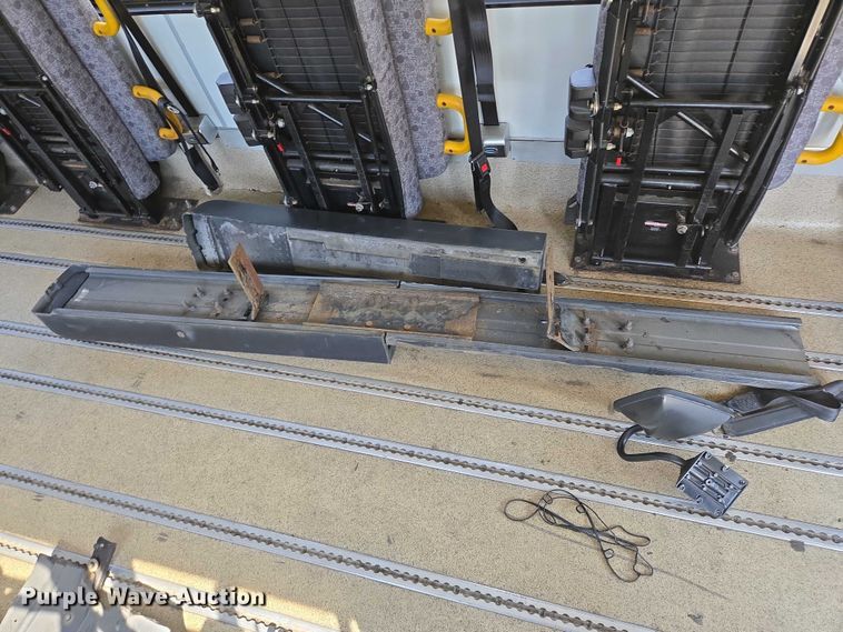 image for item DX7301 2013 IC shuttle bus