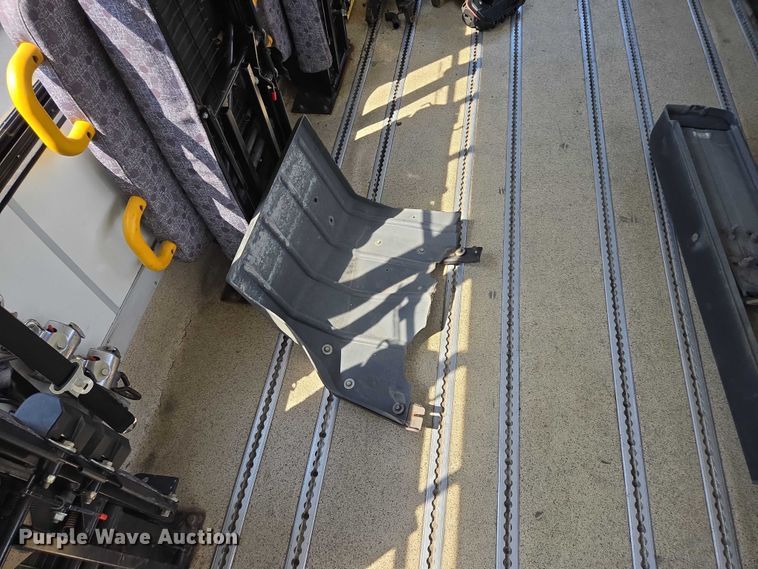 image for item DX7301 2013 IC shuttle bus