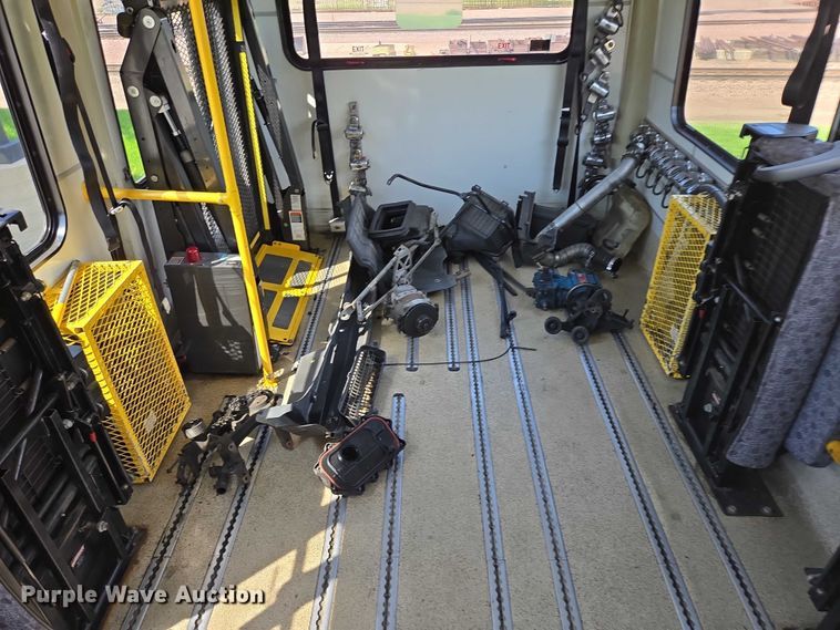 image for item DX7301 2013 IC shuttle bus