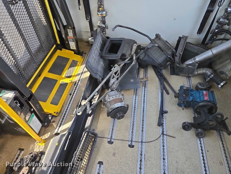 image for item DX7301 2013 IC shuttle bus