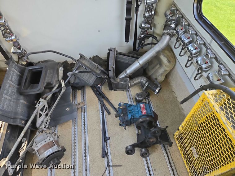 image for item DX7301 2013 IC shuttle bus