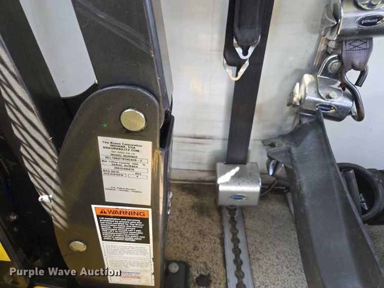 image for item DX7301 2013 IC shuttle bus