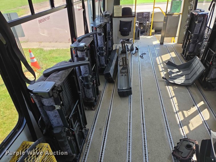 image for item DX7301 2013 IC shuttle bus