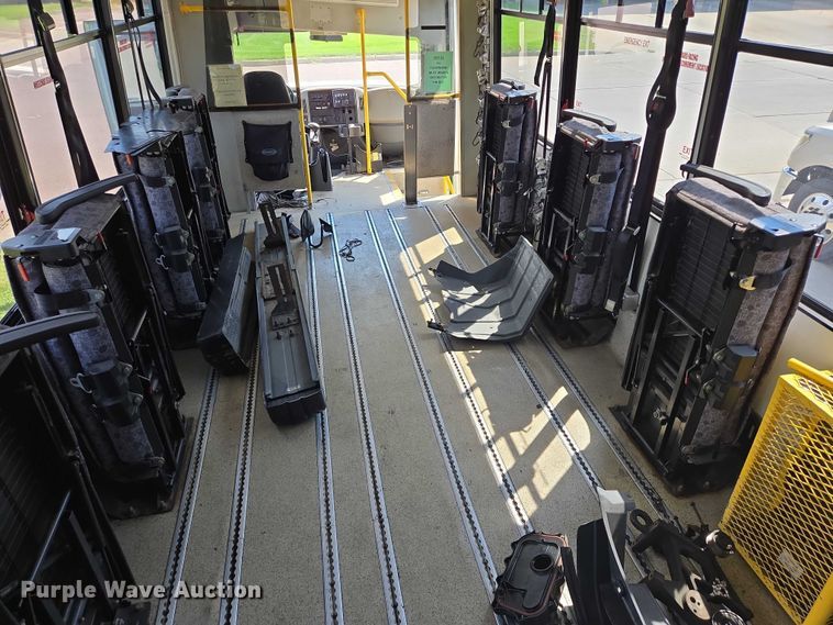 image for item DX7301 2013 IC shuttle bus