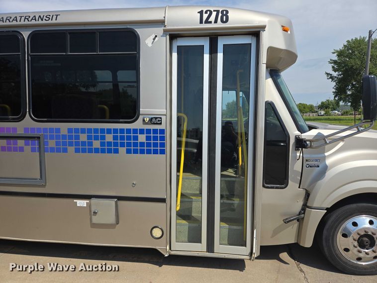 image for item DX7301 2013 IC shuttle bus