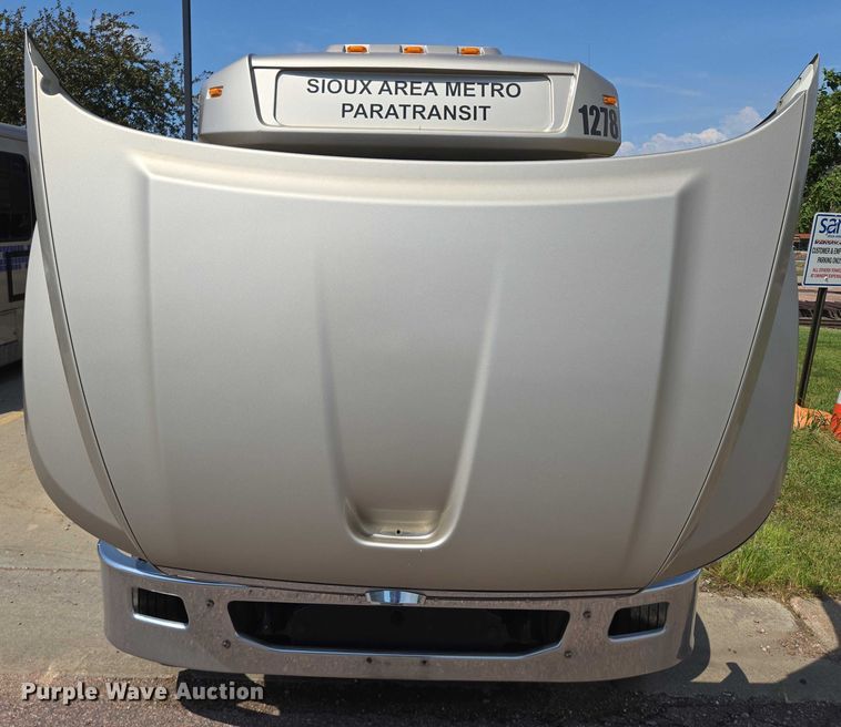 image for item DX7301 2013 IC shuttle bus