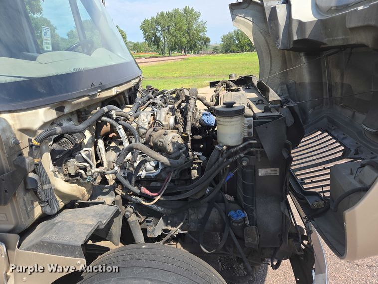 image for item DX7301 2013 IC shuttle bus