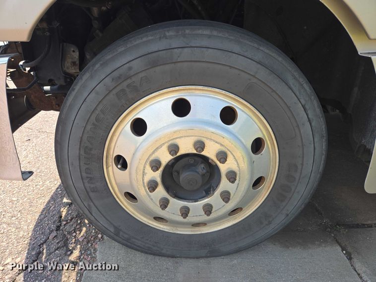 image for item DX7301 2013 IC shuttle bus