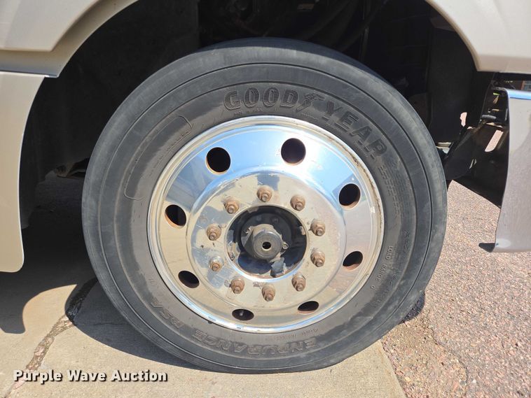 image for item DX7301 2013 IC shuttle bus