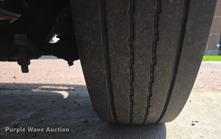 image for item DX7301 2013 IC shuttle bus