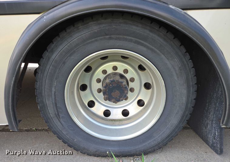 image for item DX7301 2013 IC shuttle bus