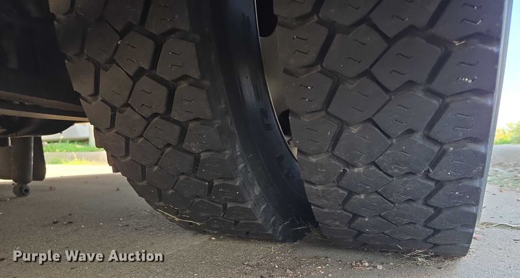 image for item DX7301 2013 IC shuttle bus