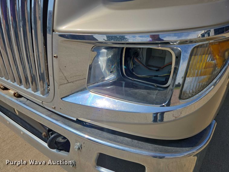 image for item DX7302 2015 IC shuttle bus